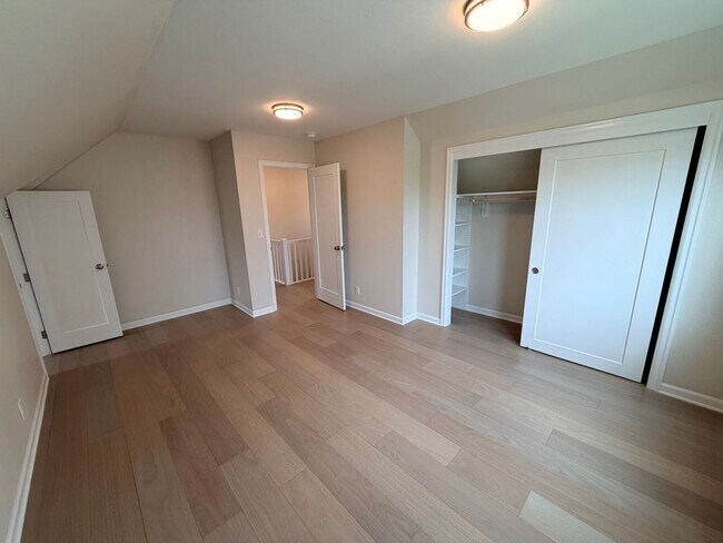 Building Photo - Newly Remodeled 3 bedroom/2 bath Craftsman in Kenton