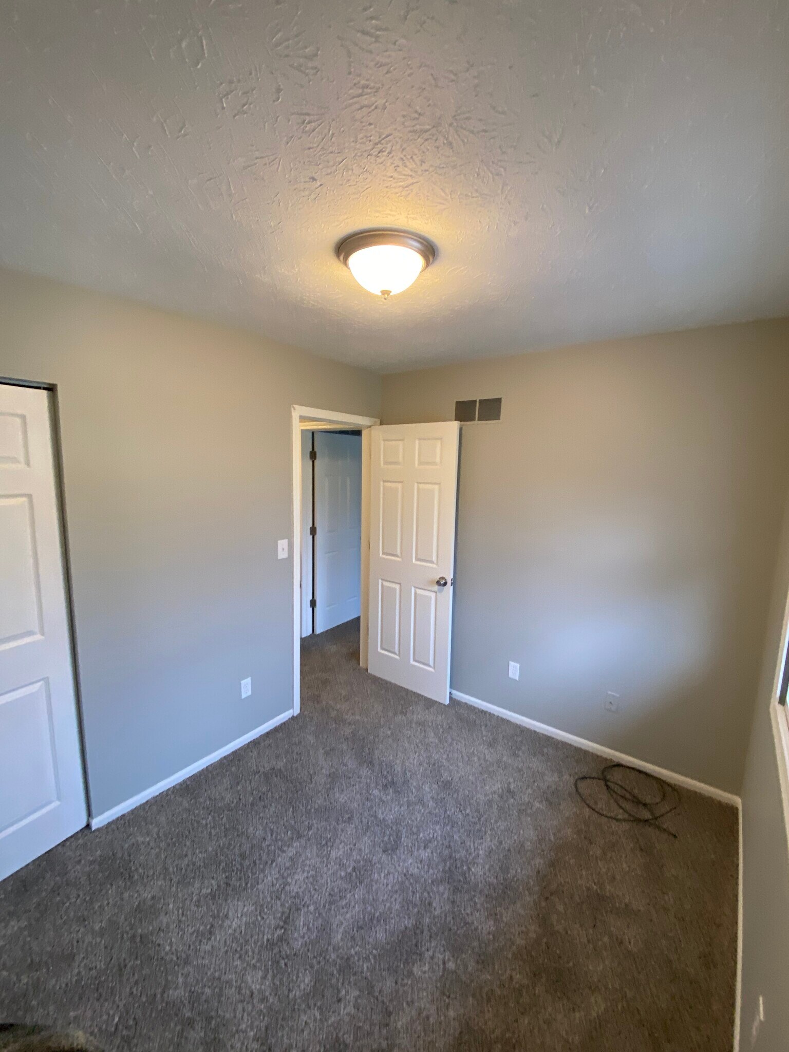 Bed 3 - 6036 Applecrest Ct