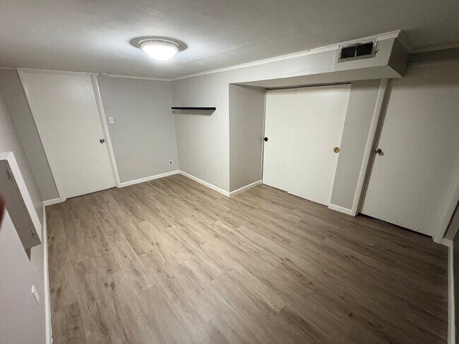 Building Photo - 10415 Antrim Dr