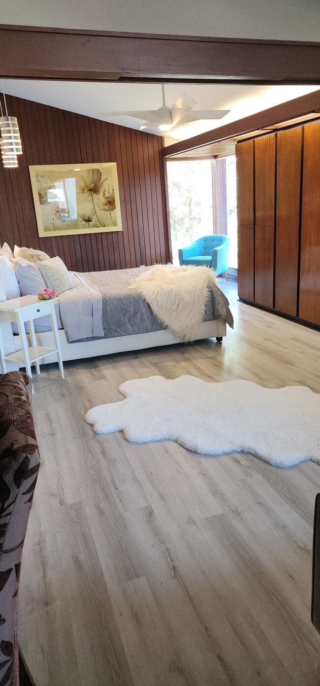 Building Photo - 100 Wimbledon Way