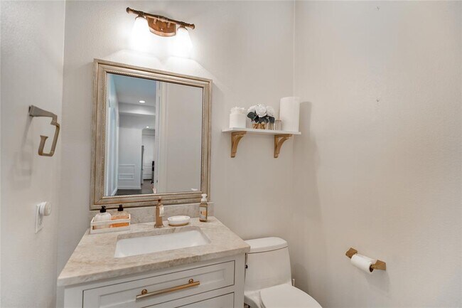 Building Photo - 13714 Oak Harbor Bend