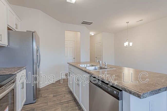 Building Photo - 30 Moorlyn Ln