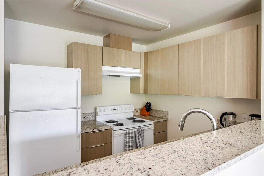 Building Photo - 4740 21st Ave NE