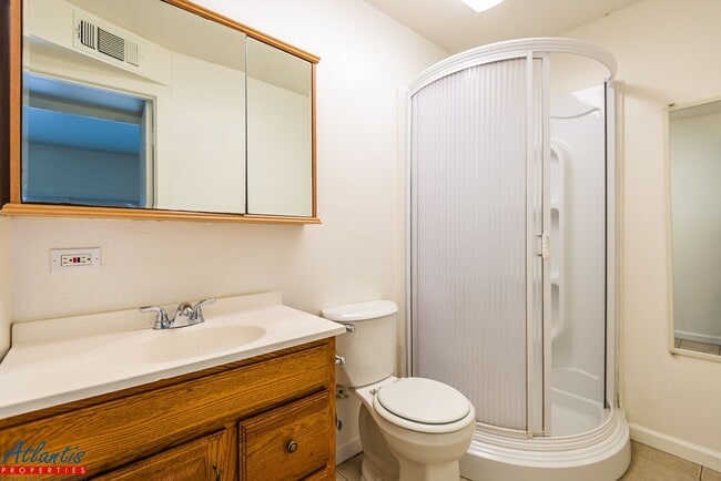 Building Photo - Beautiful Home | Attached ADU Suite | Desirable Location