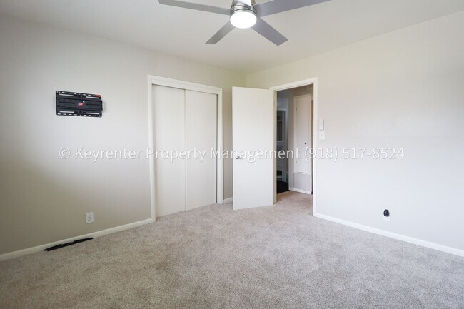 Building Photo - LOCATION LOCATION LOCATION!! Brookside Gem Available Immediately!