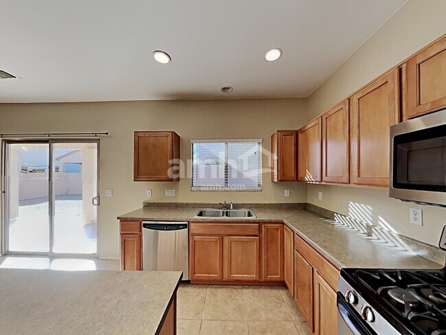 Building Photo - 803 W Calle Muro Fuerte
