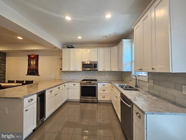 Building Photo - 1311 S St SE