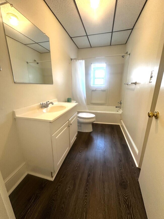 Building Photo - 381 W Ridge Pike