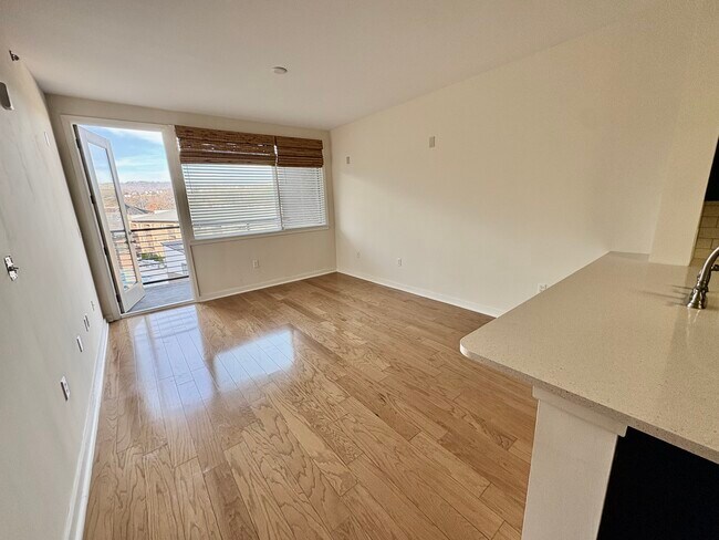 Building Photo - 200 Manufacturers Rd