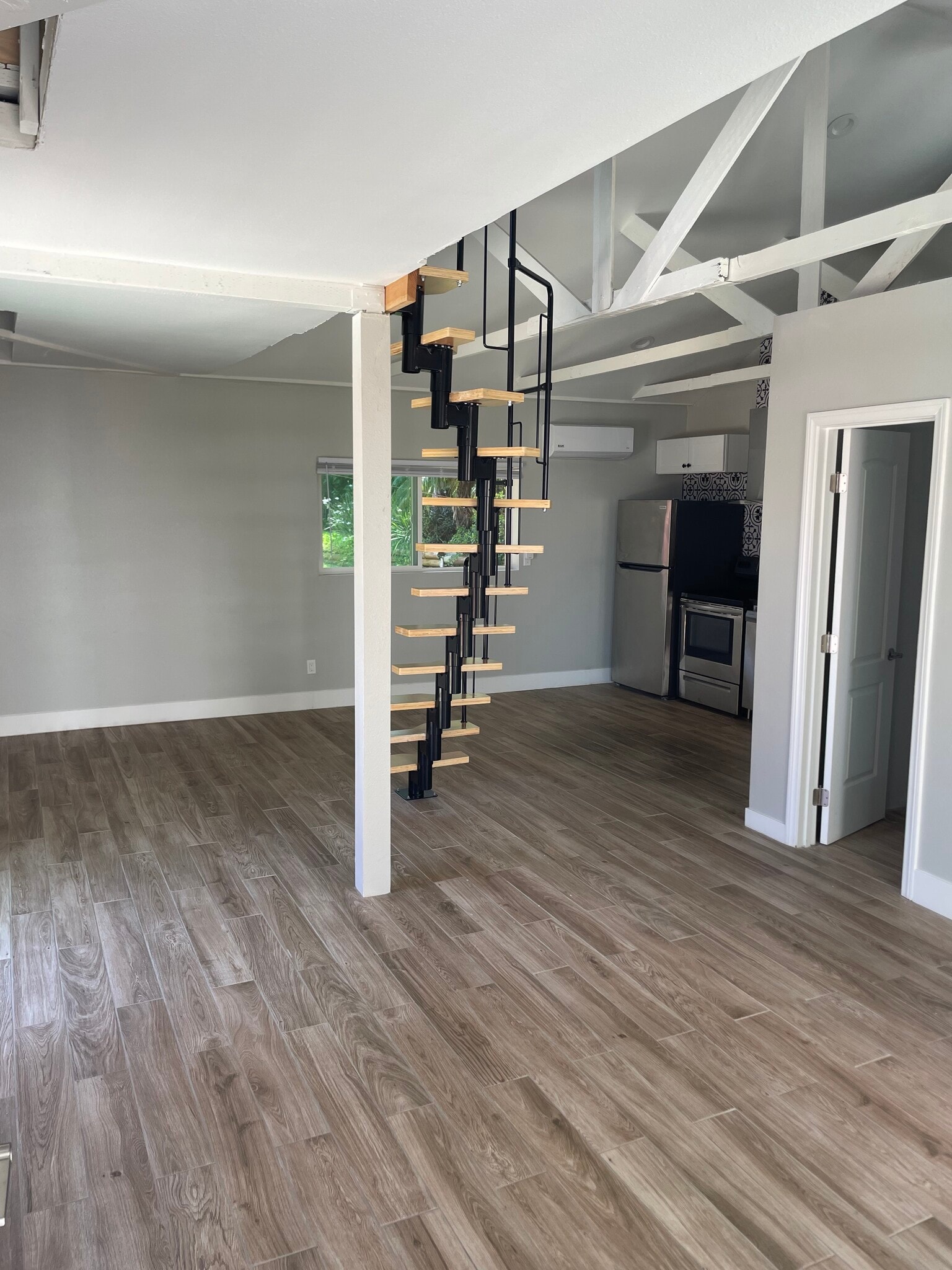 Building Photo - 706 Vale View Dr