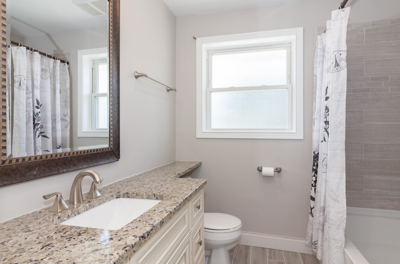 Building Photo - 8108 S 85th Ave