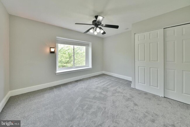 Building Photo - 9 W Wissahickon Ave