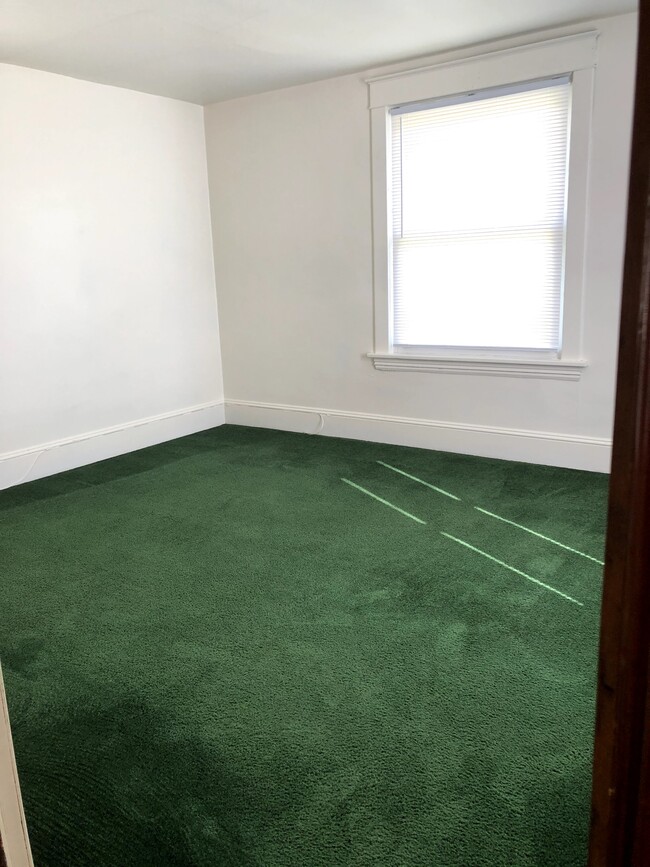 Upstairs Bedroom 2 - 106 OH-151