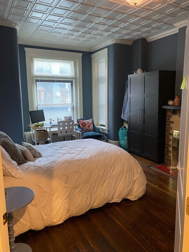 Building Photo - 1830 Swann St NW