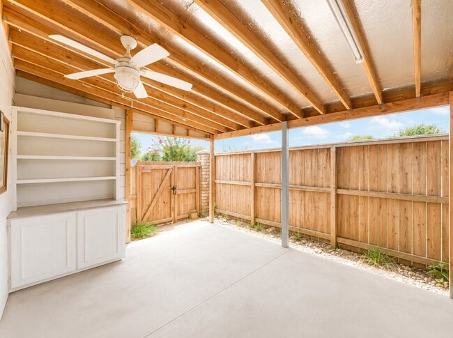 Building Photo - 13119 Stratford Skies Ln
