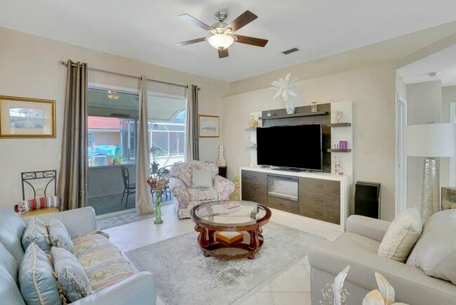 Building Photo - 1030 Sweet Briar Pl