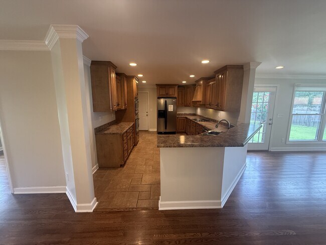 Building Photo - 304 Bellingrath Dr SW