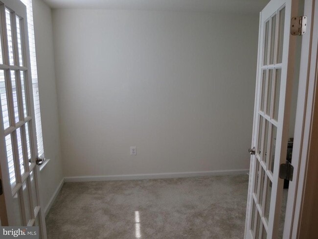 Building Photo - 1710 Featherstone Rd