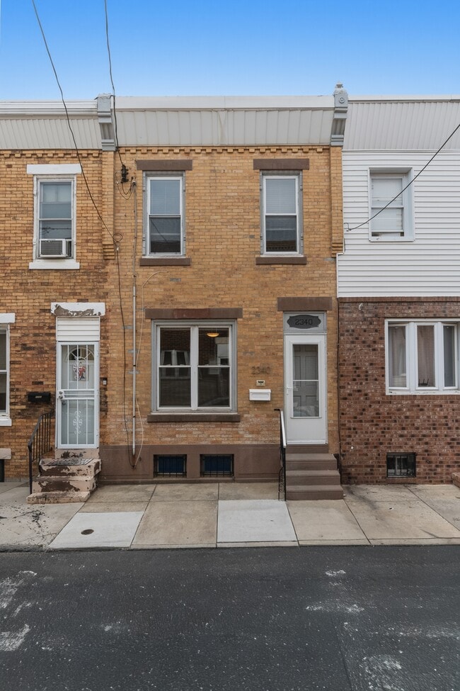 Building Photo - 2340 S Hutchinson St