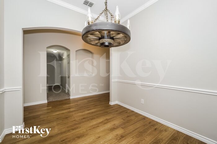Building Photo - 146 Springtree St