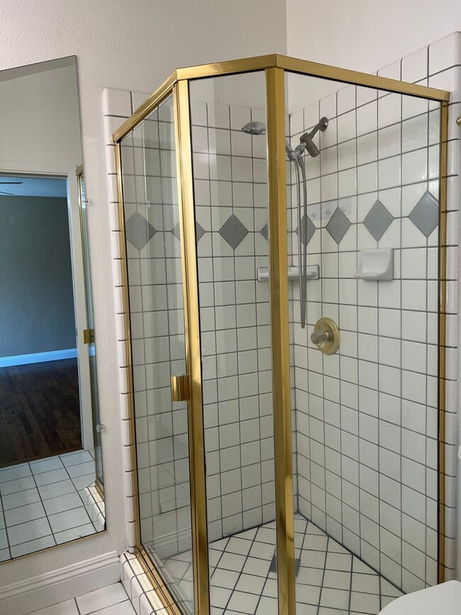 Building Photo - BEAUTIFUL 4 BED CARMICHAEL HOME WITH POOL!!