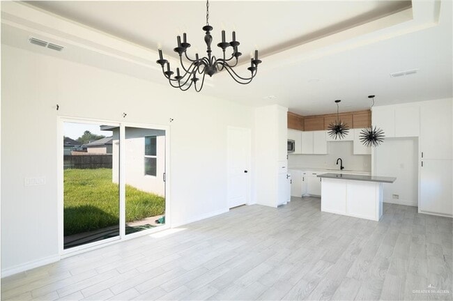 Building Photo - 2412 San Pascual St