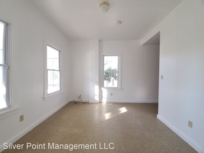 Building Photo - 3 br, 1 bath House - 83 South Ave
