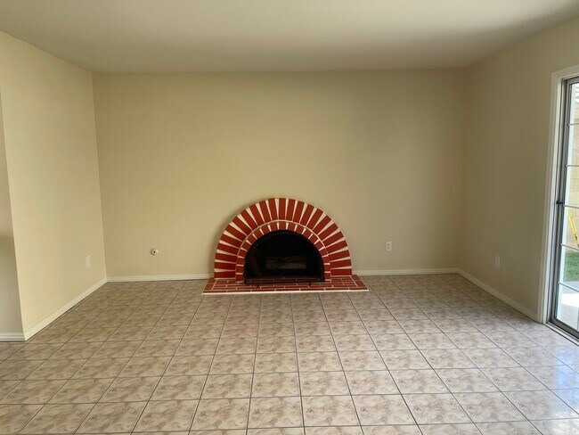 Building Photo - 15507 Caulfield Ave