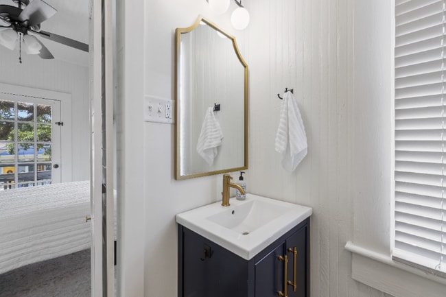 Building Photo - 311 Chatham St