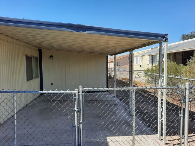 Building Photo - 3 bed/2bath mobile home walking distance t...