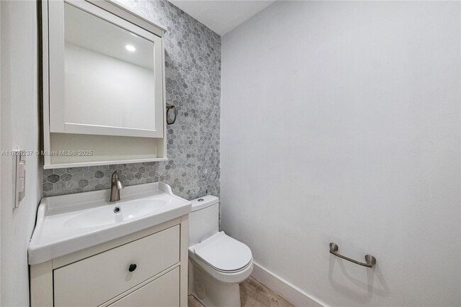 Building Photo - 20945 Bay Ct