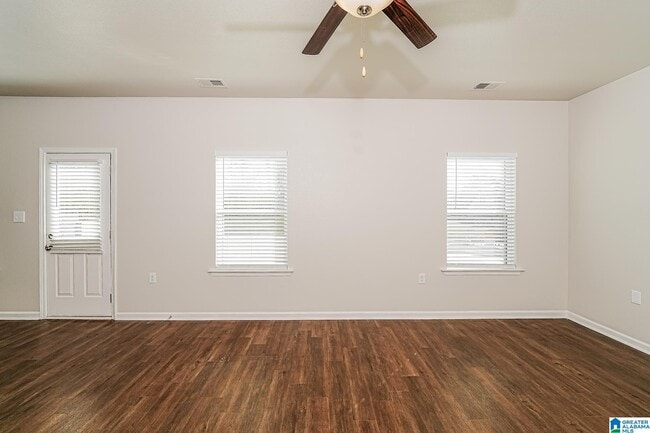 Building Photo - 1064 Pilgrim Ln