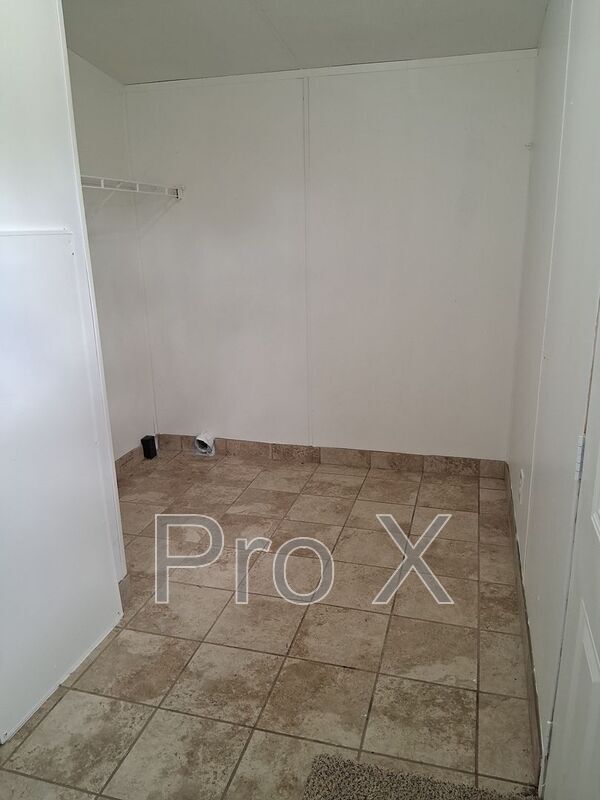 Building Photo - 910 Sands Rd