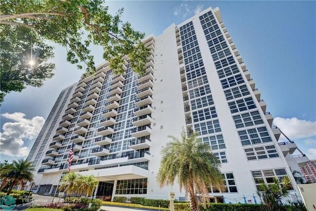 Building Photo - 525 N Ocean Blvd
