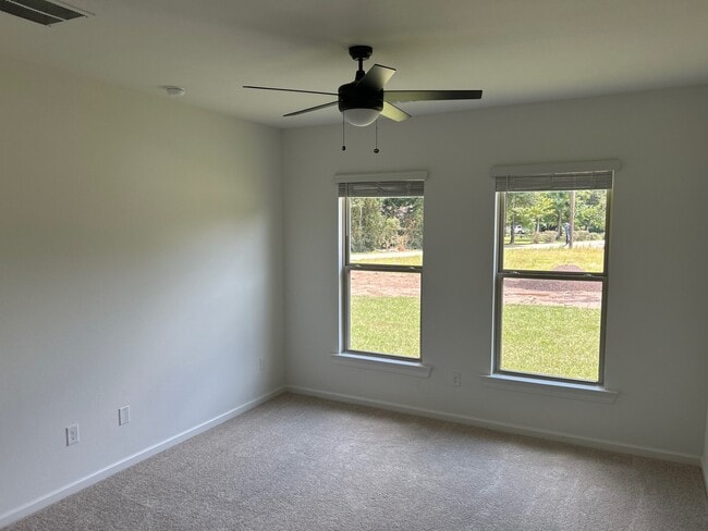 Building Photo - 41386 Rosewood Ln