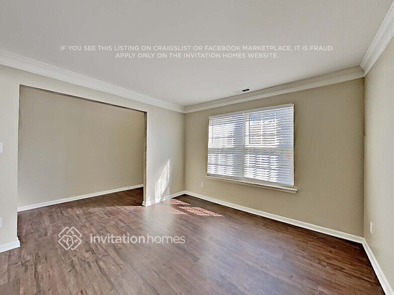 Building Photo - 10441 Pickerel Ln