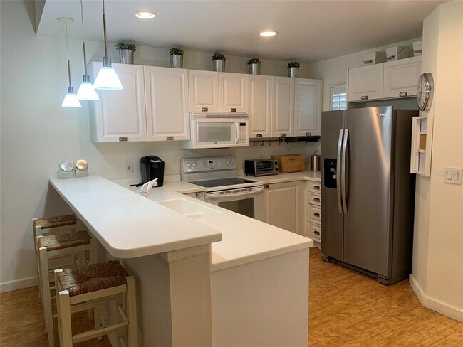 Building Photo - 3605 54th Dr W