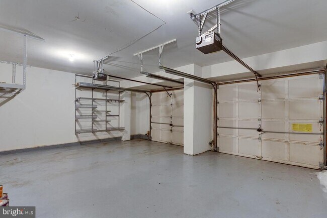 Building Photo - 9660 Glendevy Ct