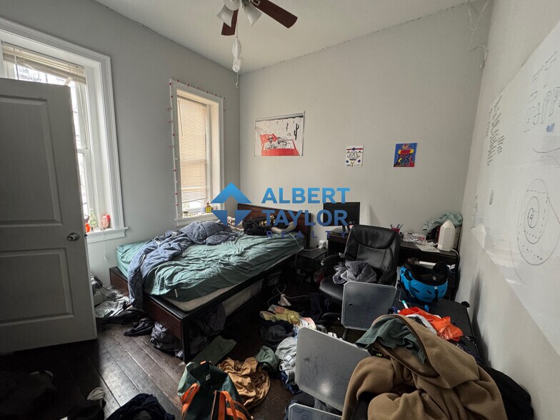 Building Photo - 998 Tremont St