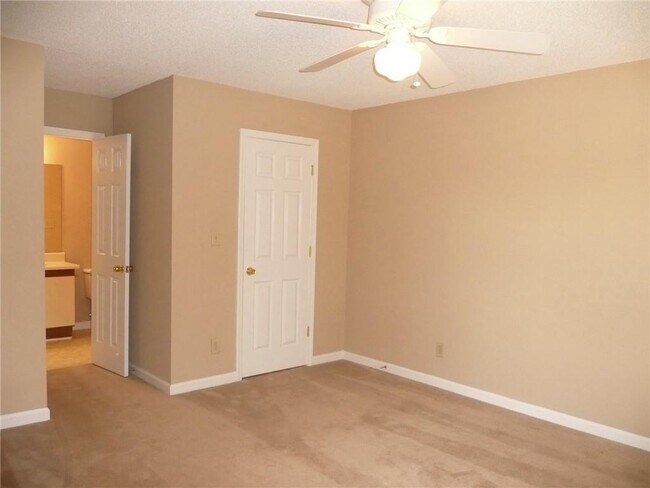 Building Photo - 2665 Windy Hill Pl