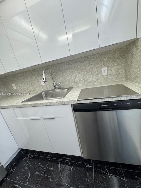 Building Photo - 2425 NE 135th St