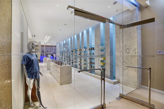 Building Photo - 4401 Collins Ave