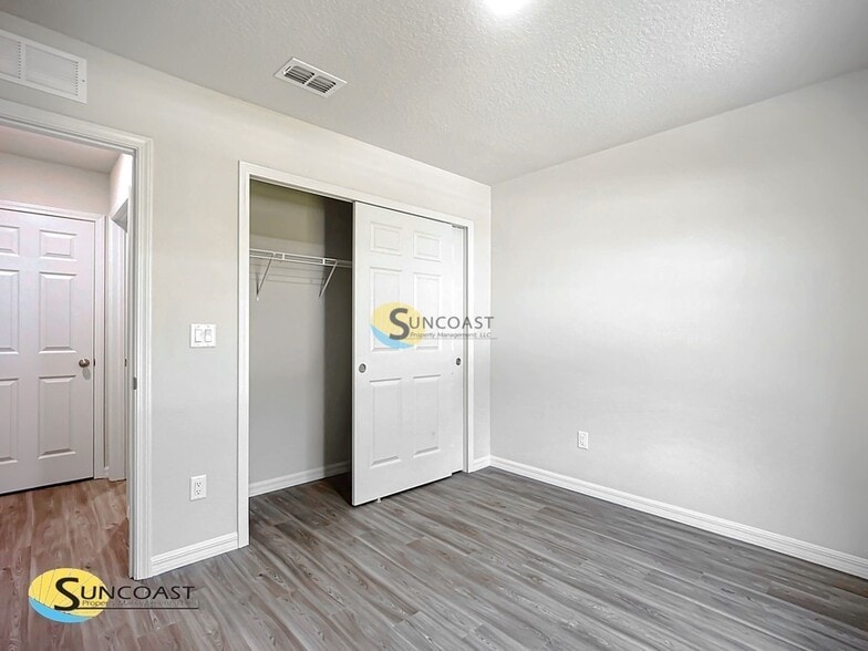 Building Photo - 35 Wellhaven Ln