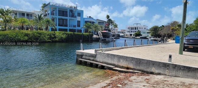 Building Photo - 51 W Plaza Del Lago