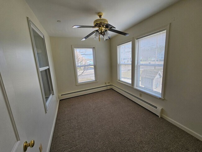 Building Photo - 108 N Main St