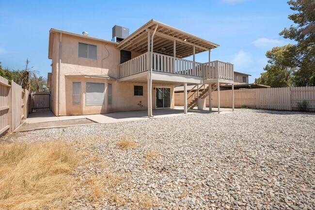 Building Photo - For RENT at Sandalwood Park North