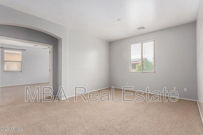 Building Photo - 42511 W Cheyenne Dr