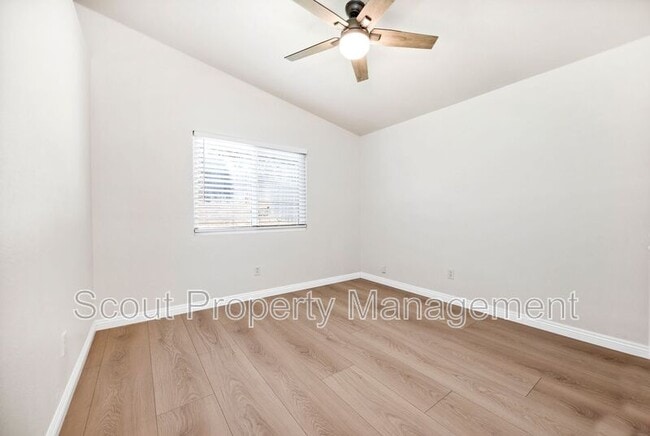 Building Photo - 39149 Rising Hill Dr