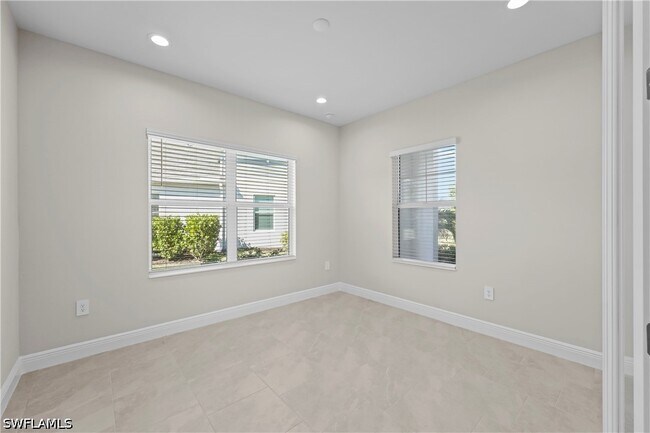 Building Photo - 2373 Ariane Dr