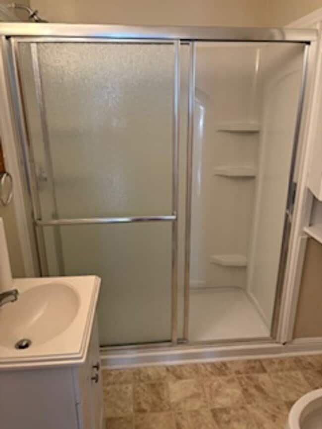 Building Photo - Charming 3-Bedroom Home with Spacious Yard...